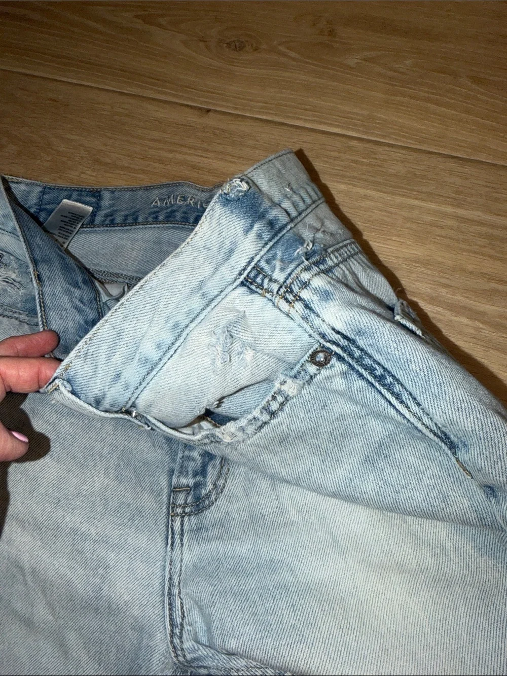 American Eagle Outfitters Light Blue mom  Jeans size 4 short